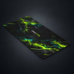 DeskCTRL VOID Desk Mat – Perspektive auf dunklem Studiohintergrund
