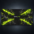 DeskCTRL NEON STRIKE Desk Mat – Gesamtansicht des Originalmotivs auf dunklem Hintergrund