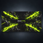 DeskCTRL NEON STRIKE Desk Mat – Gesamtansicht des Originalmotivs auf dunklem Hintergrund