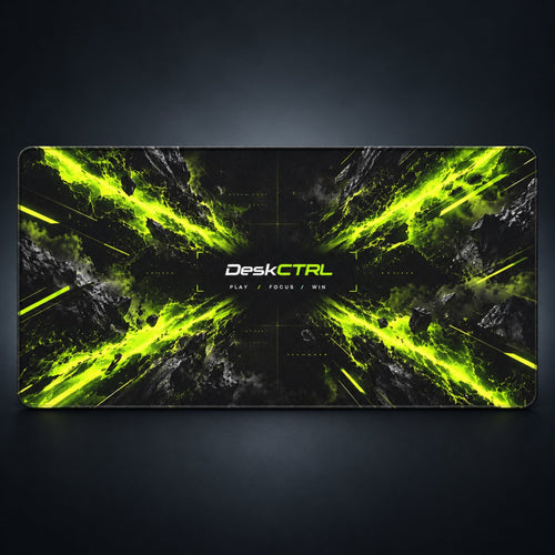 DeskCTRL NEON STRIKE Desk Mat – Gesamtansicht des Originalmotivs auf dunklem Hintergrund